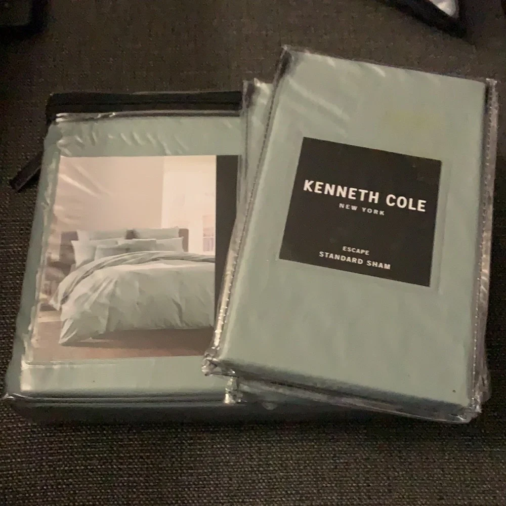 NWT KENNETH COLE ESCAPE duvet and shams